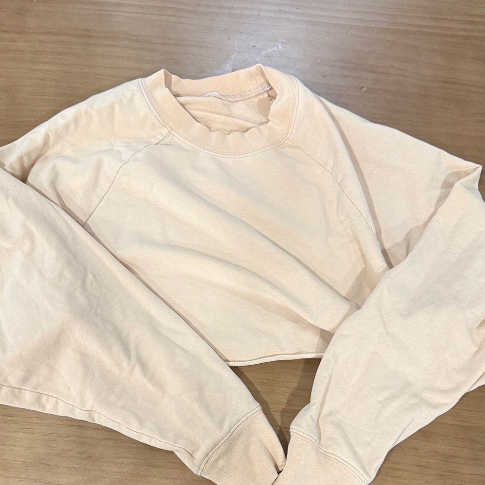 ALO Yoga Light Cream Cropped Sweatshirt